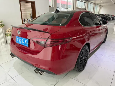 Alfa Romeo Giulia