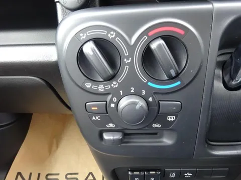 Nissan Clipper Van
