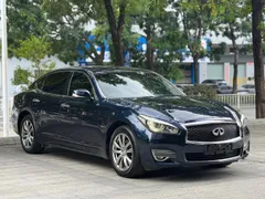 Infiniti Q70
