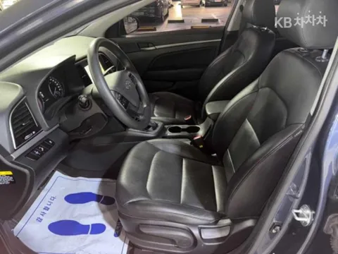 Hyundai Elantra (Avante)