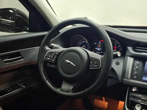 Jaguar XFL