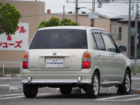 Daihatsu Mira Gino