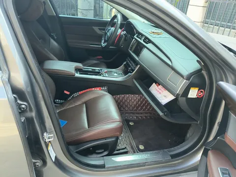 Jaguar XFL