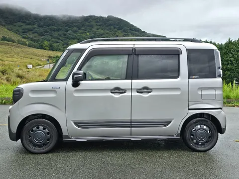 Suzuki Spacia