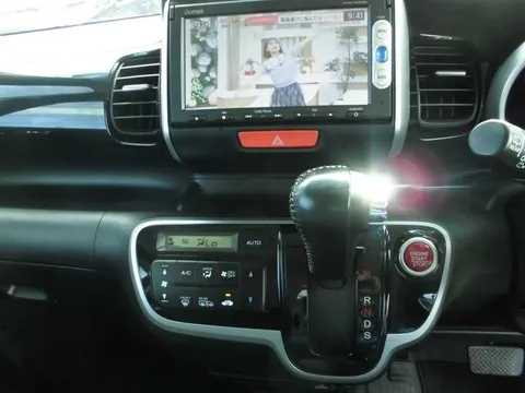 Honda N-BOX Plus