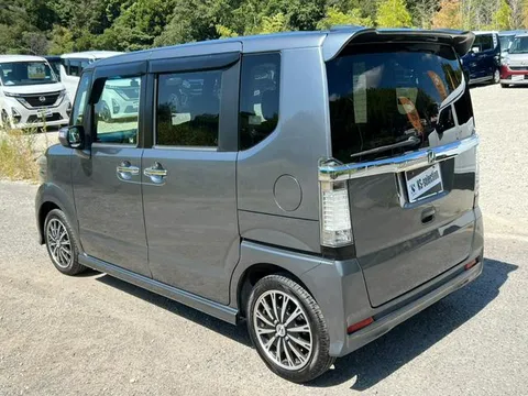 Honda N-BOX Custom