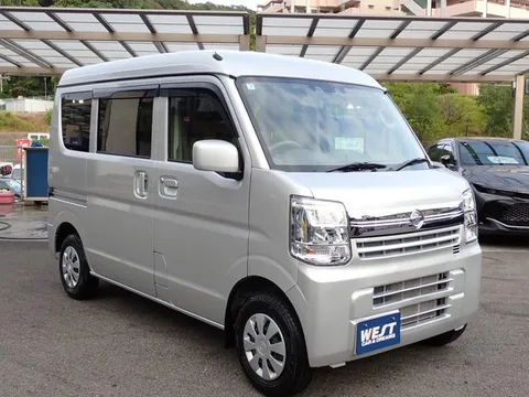 Nissan Clipper Van