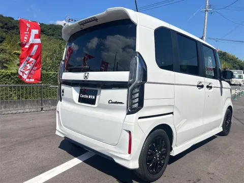 Honda N-BOX Custom