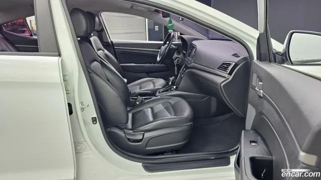 Hyundai Elantra (Avante)