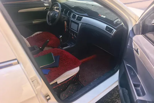 Dongfeng S30