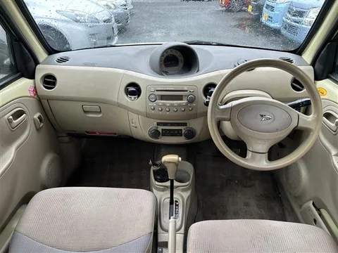 Daihatsu Esse