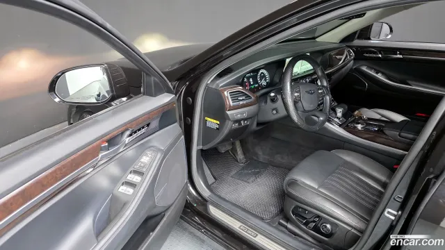 Genesis G90 (EQ900)