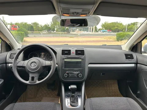 Volkswagen Sagitar