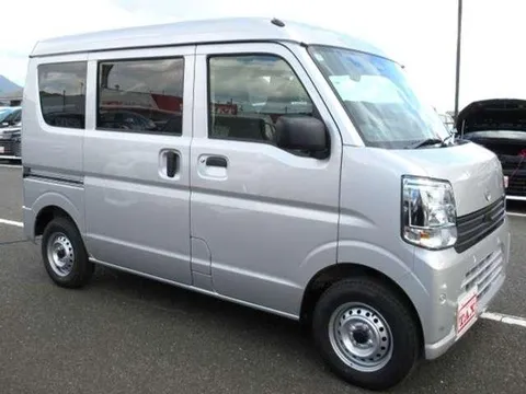 Nissan Clipper Van