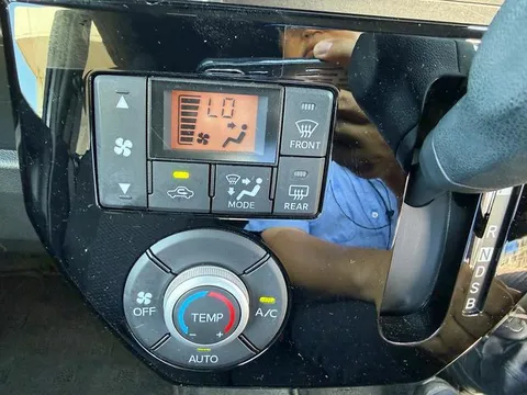 Toyota Pixis Mega