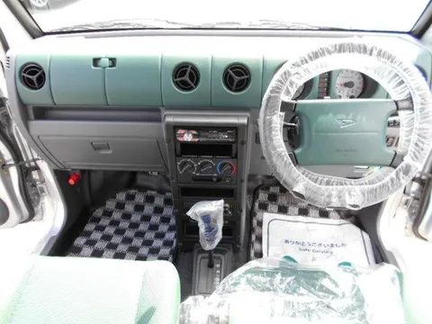 Daihatsu Naked