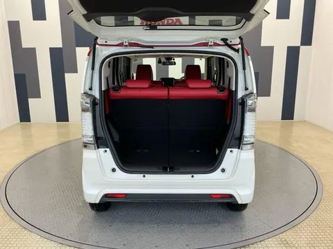 Honda N-BOX Slash