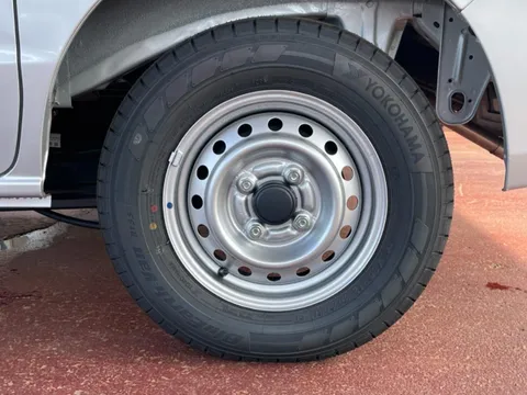 Nissan Clipper Van
