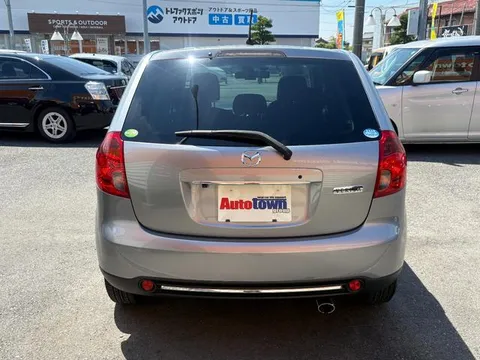 Mazda Verisa