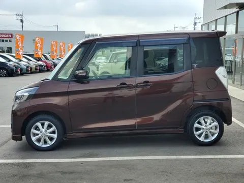 Nissan Dayz Roox