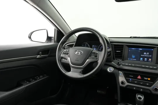 Hyundai Elantra (Avante)