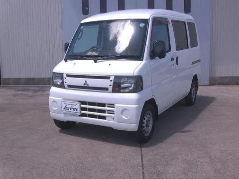 Mitsubishi Minicab Van