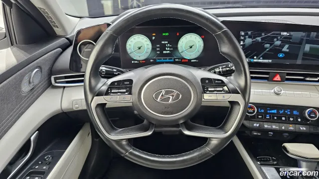 Hyundai Elantra (Avante)