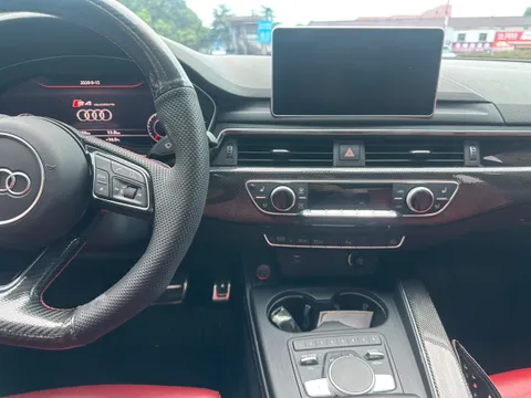 Audi S4