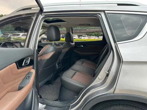 Dongfeng AX7