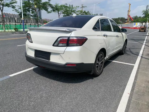 Venucia D60