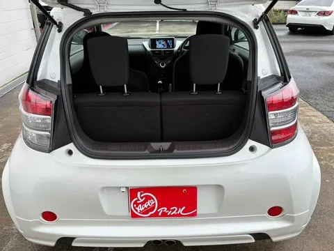 Toyota iQ