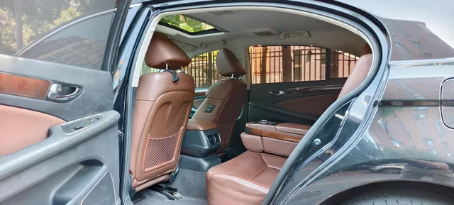 Hongqi H7