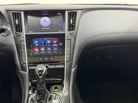 Infiniti Q50L