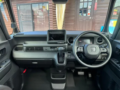 Honda N-BOX Custom