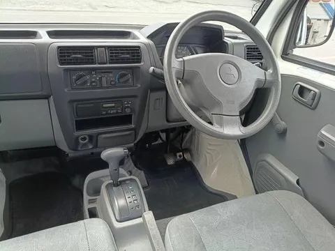 Mitsubishi Minicab Van
