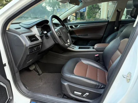Geely Emgrand GL