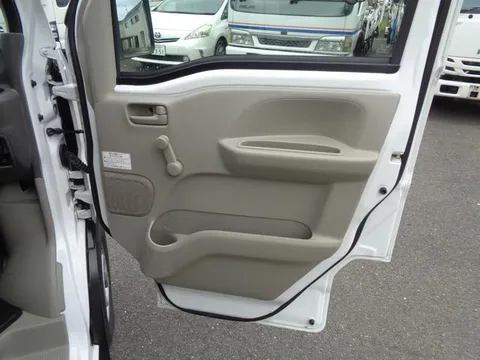Mitsubishi Minicab Van