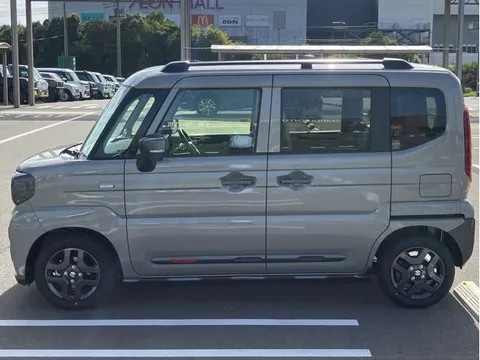Suzuki Spacia Gear