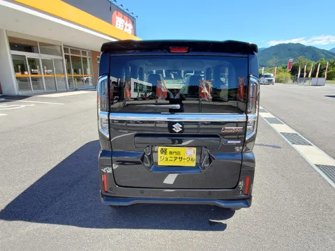 Suzuki Spacia Custom