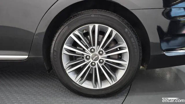 Genesis G90 (EQ900)