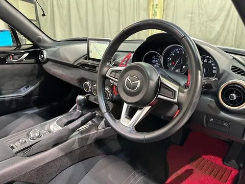 Mazda MX-5 (Roadster)
