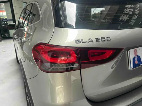 Mercedes-Benz Mercedes-Benz GLA