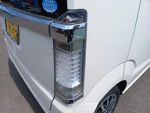 Honda N-BOX Slash