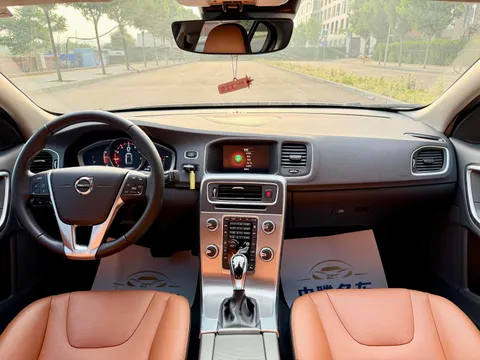 Volvo S60