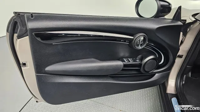 MINI Cooper Convertible