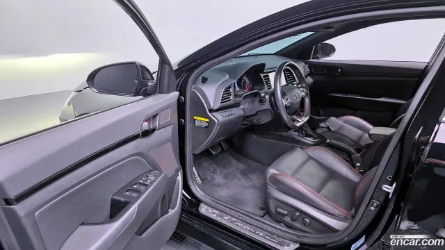 Hyundai Elantra (Avante)