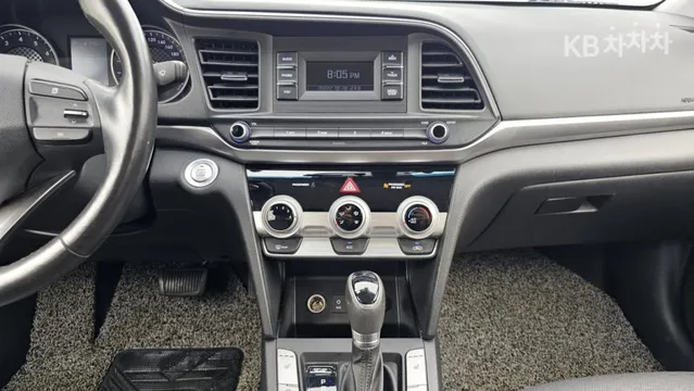 Hyundai Elantra (Avante)
