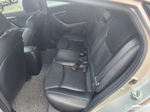 Hyundai Elantra (Avante)