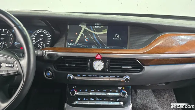 Genesis G90 (EQ900)