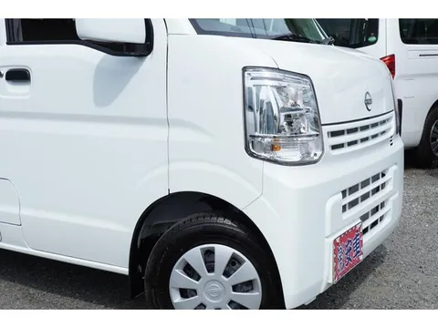 Nissan Clipper Van